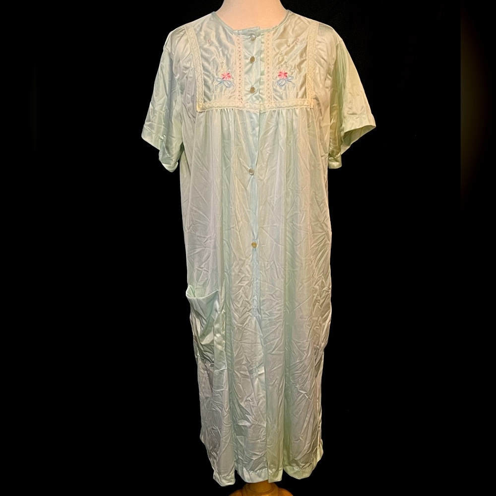 Vintage Merville 100% Nylon Knee Length Robe Size Large